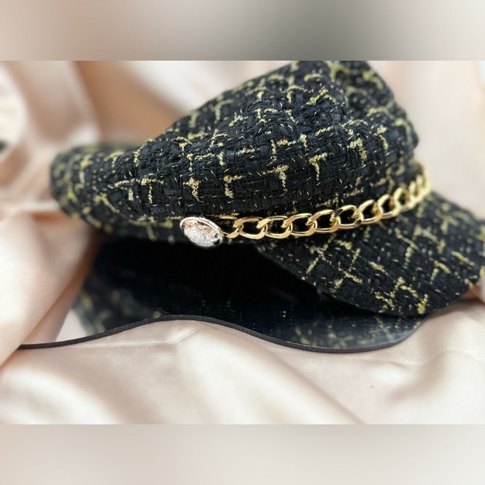 Women’s Tweed Chain Newsboy Cap – Chic & Elegant - Picture 8 of 9